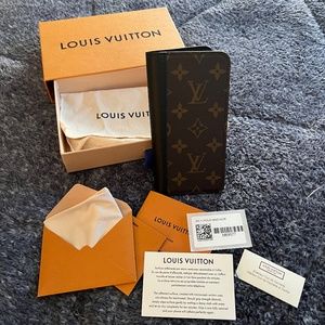 LV iPhone 11 Max Folio